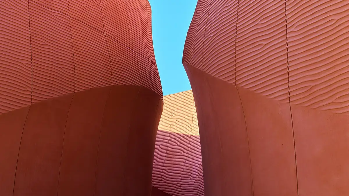 Bez błędów w PIT-37: Kompletny przewodnik rozliczeń 2025