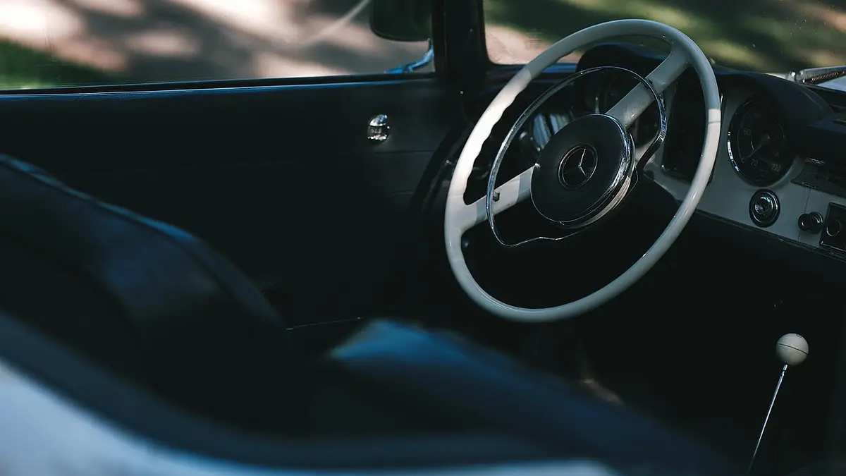 Kaucja rejestracyjna przy sprowadzaniu samochodu – co warto 