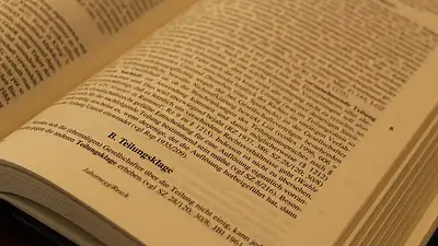 Długi po śmierci dłużnika – odpowiedzialność spadkobierców