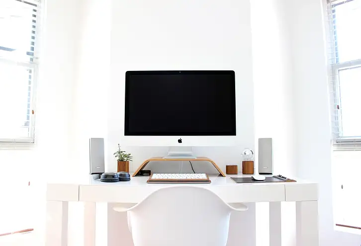 Praca zdalna vs hybrydowa: co wybrać?