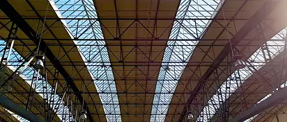 Gdzie budować hale stalowe? Wybór działki