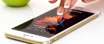 Cyfryzacja usług finansowych: transformacja banków