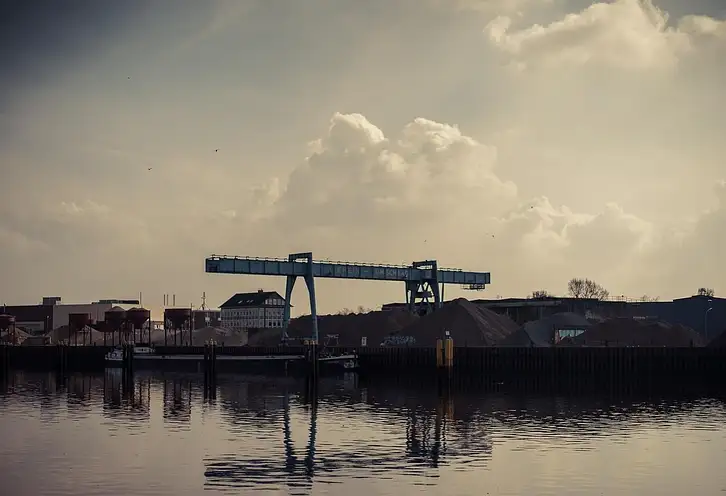 Zakup ziemi: czy warto inwestować w działki?