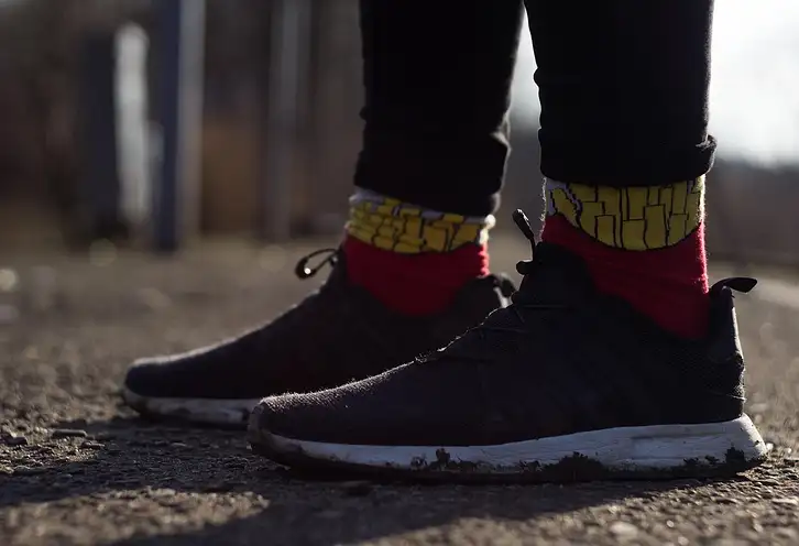 Kolorowe skarpetki męskie: Trend w modzie