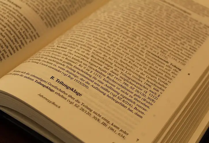 Dłużnik zmarł przed spłatą długu – co zrobić?